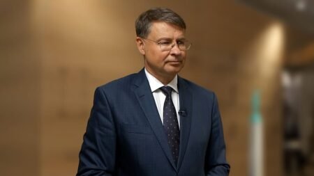 EU needs to ‘pin down’ Ukraine’s budget needs, Dombrovskis says