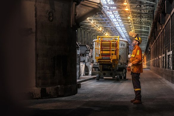 Federal and NSW governments set to announce rescue package to save 1000 jobs