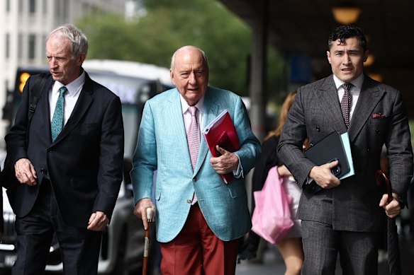 Alan Jones trial: Ex-athlete recounts alleged kiss