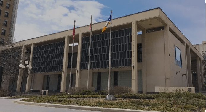 St. Boniface residents raise concerns over proposed aquatic centre