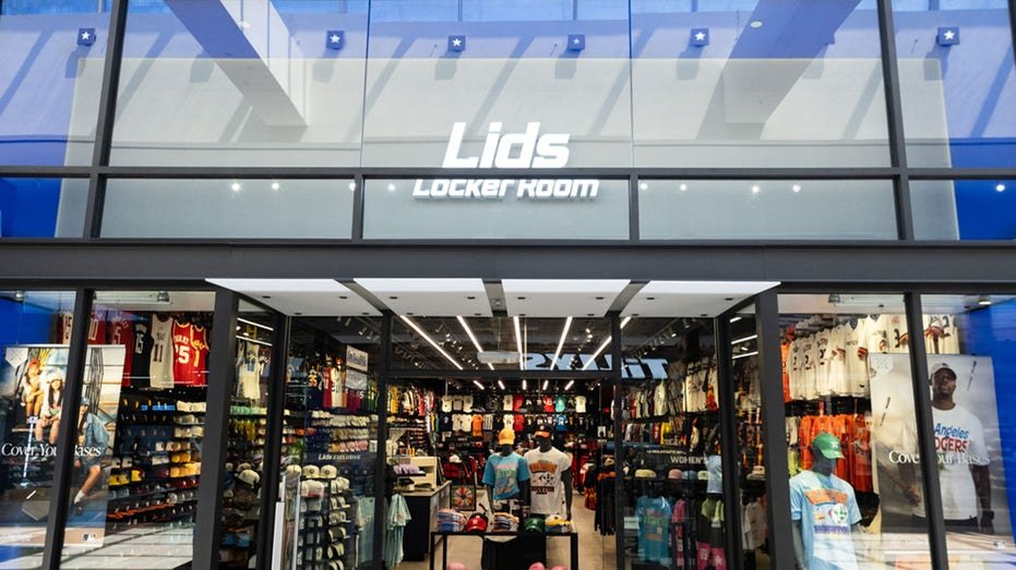 LIDS Locker Room store