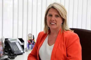 Children watching TV at childcare centres in Melbourne concerns parents, experts