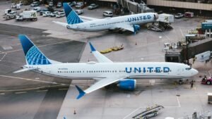 Airlines warn of continued disruptions at Newark airport
