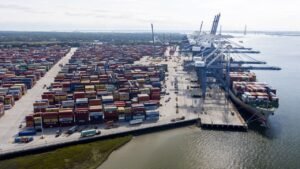 US trade deficit hits record high in March