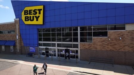 Best Buy lowers revenue outlook for Fiscal Year 2026 due to tariffs