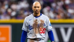 Dodgers star Mookie Betts sustains freak toe injury while walking to bathroom