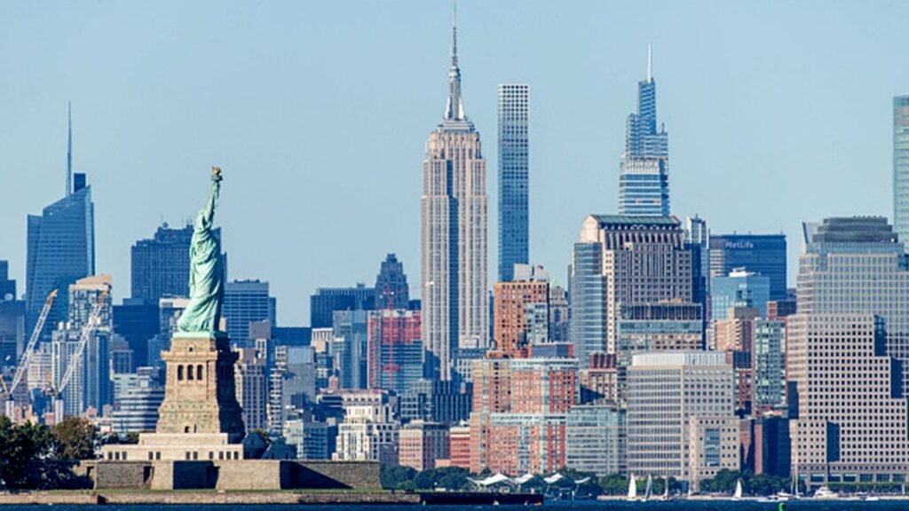 US to gain 7,500 millionaires with .7B in wealth in 2025: report