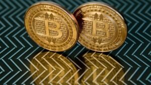 Bitcoin hits record high above 0,000 as Congress considers crypto bills