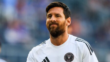 Coldplay singer Chris Martin serenades MLS star Lionel Messi, his wife at concert