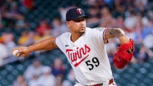 Twins closer fuels trade rumors after hugging bullpen catcher mid-game