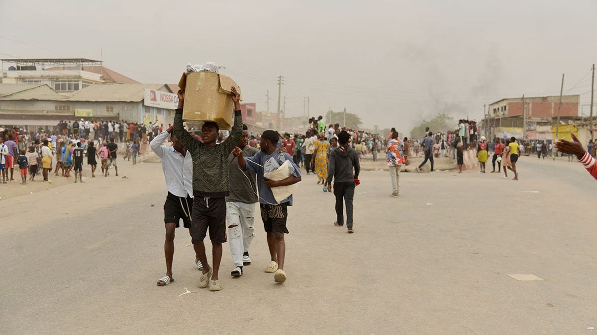 Protesters in Angola on the street