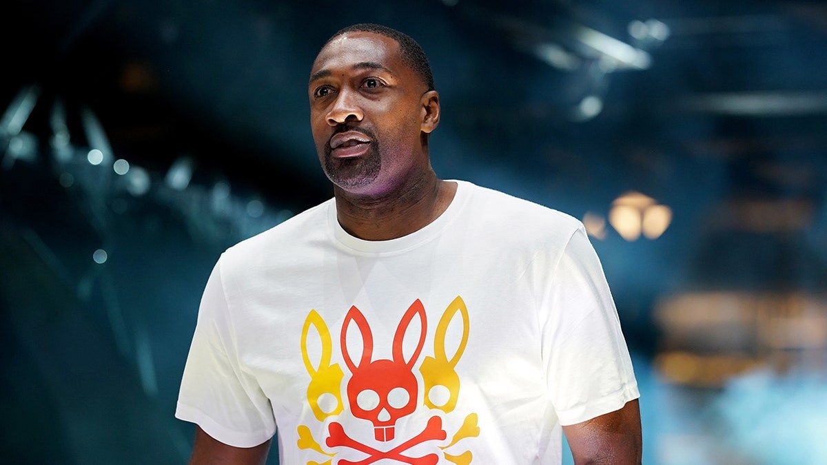 Gilbert Arenas at a basketball game