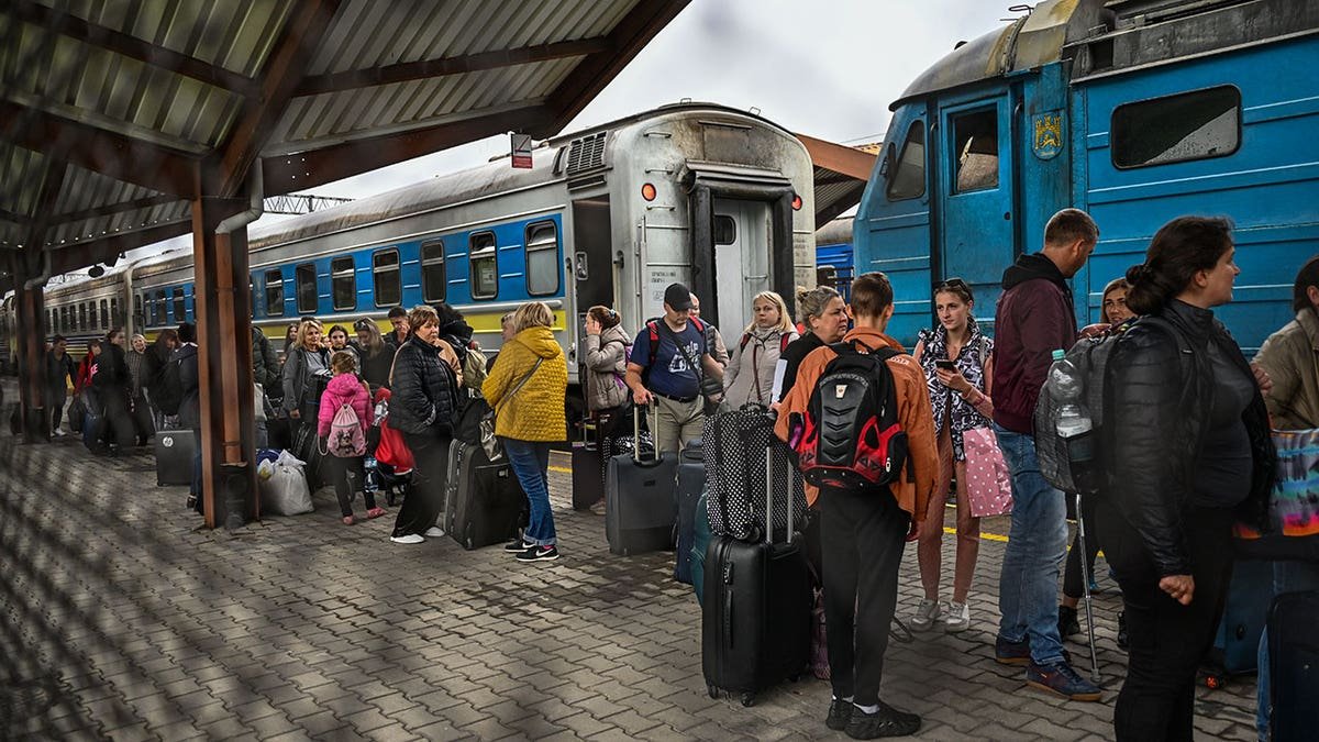 Ukrainians flee Russia's war