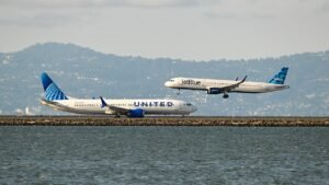 United Airlines, JetBlue partnership gets Trump admin clearance to fly