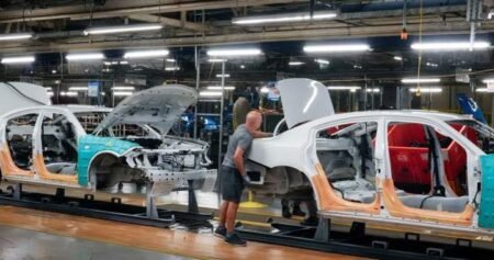 Could higher tariffs mean more layoffs in Canada? What industry experts say
