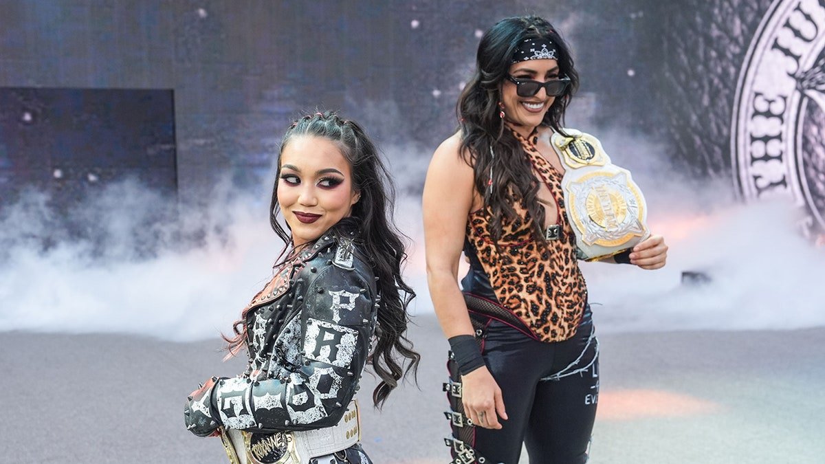 Roxanne Perez and Raquel Rodriguez
