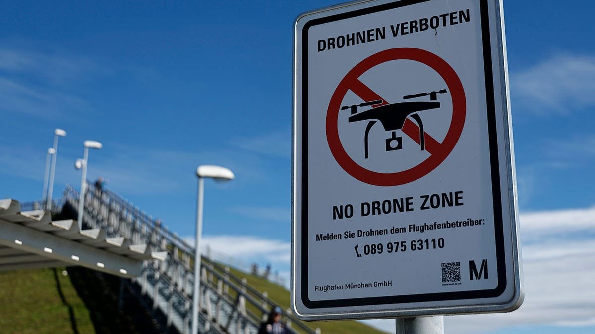anti drone sign at German airport