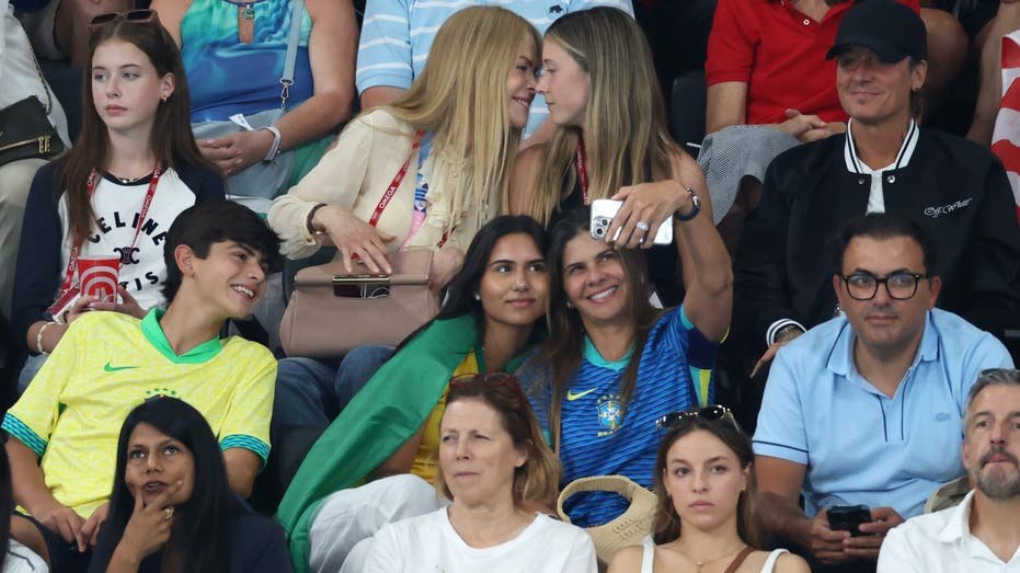 Nicole Kidman, Keith Urban and their daughters Faith and Sunday