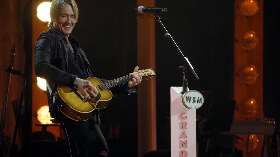 Keith Urban onstage