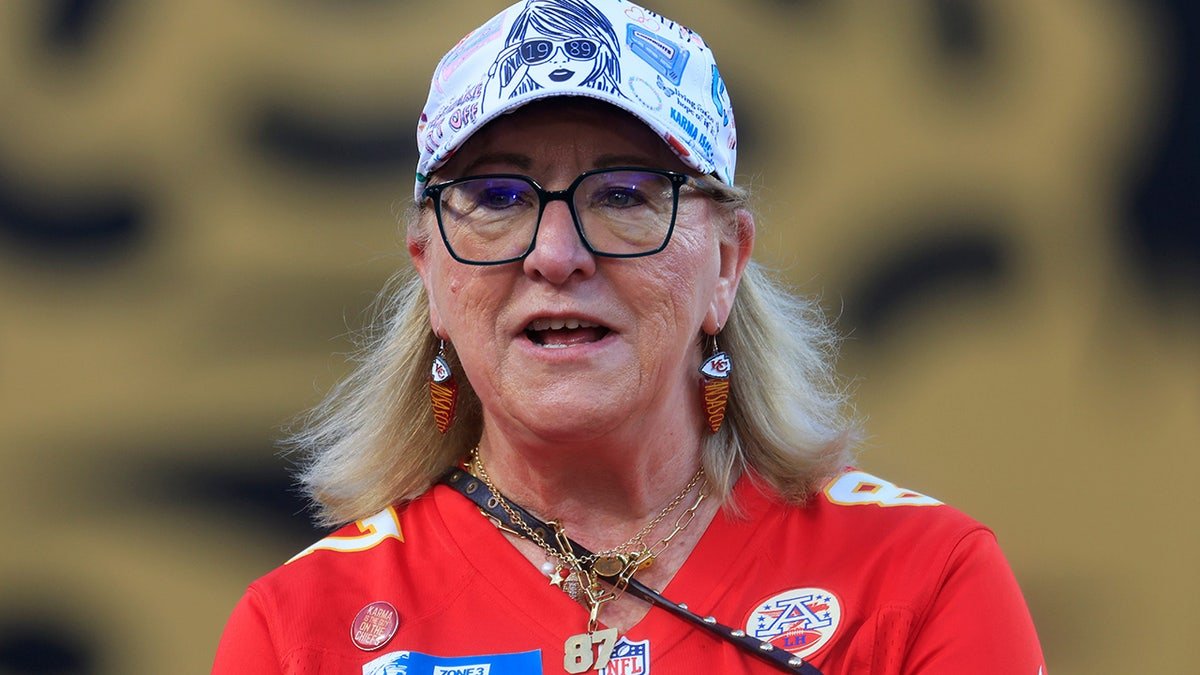 Donna Kelce in Jacksonville for the game