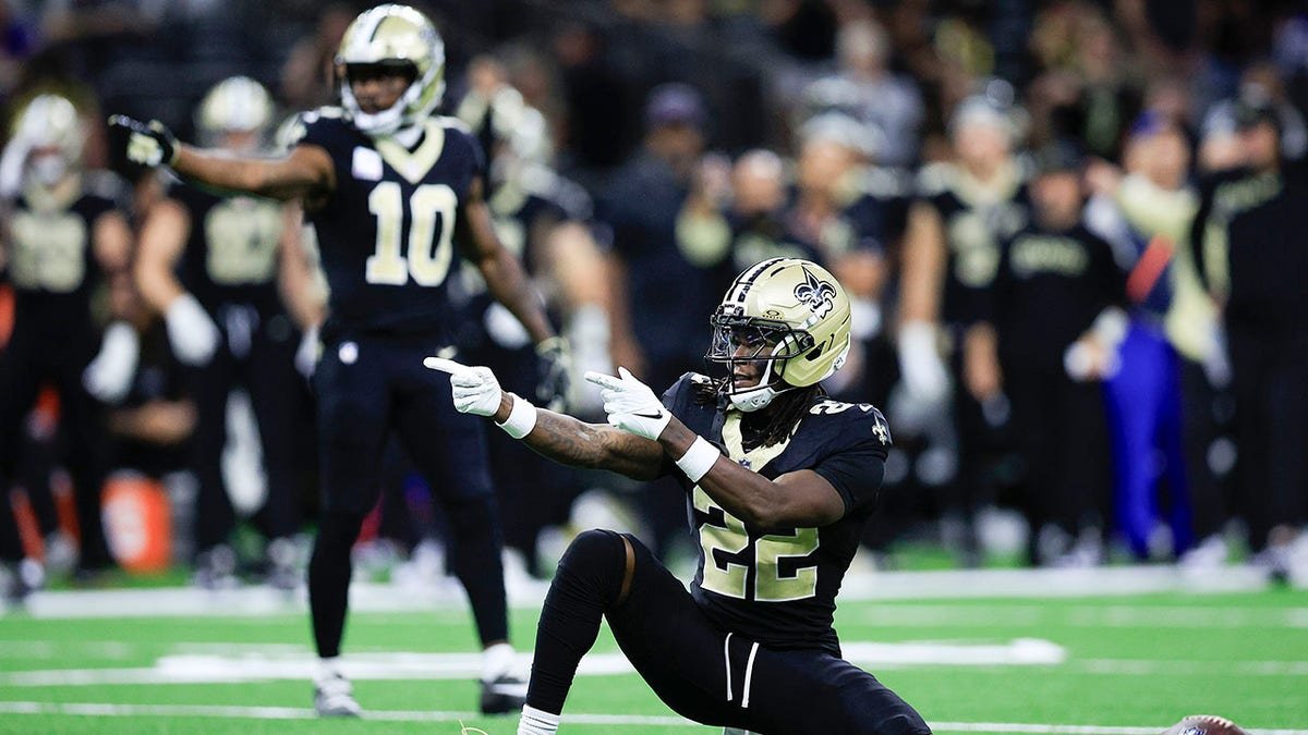 Rashid Shaheed points for first down