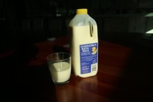 Unpasteurised ‘bath milk’ sold alongside regular milk sparks safety concerns