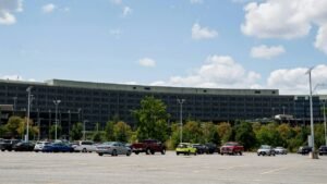 Trump picks veteran staffer to head Bureau of Labor Statistics