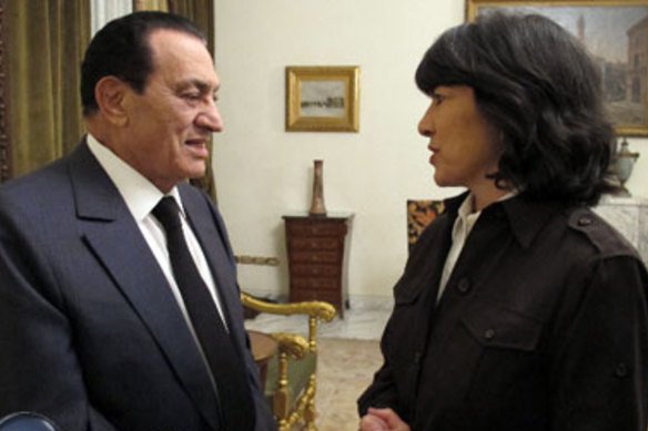 Amanpour interviews then-Egyptian president Hosni Mubarak in 2011 while working for US network ABC.
