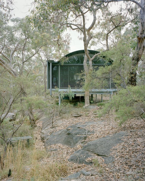 The Glenorie home was built for artists Lynne Eastaway and Sydney Ball. 