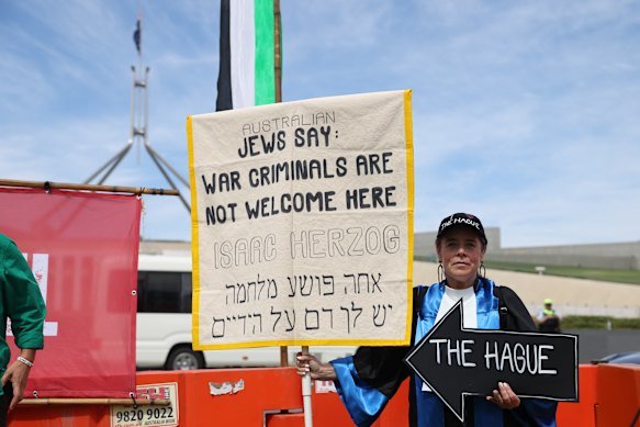 Protests during Israeli President Isaac Herzog’s visit to Canberra, at the front of Parliament House in Canberra on Wednesday 11 February 2026. 