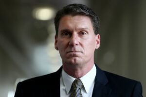Former senator Cory Bernardi recruited by One Nation as future of Coalition remains unclear; RBA to make rate decision today