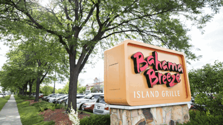 Bahama Breeze to close all its restaurants