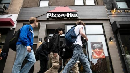 Pizza Hut to close around 250 locations