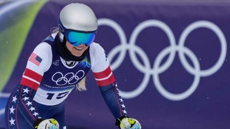 Lindsey Vonn crashes in Winter Olympics alpine ski women’s downhill event