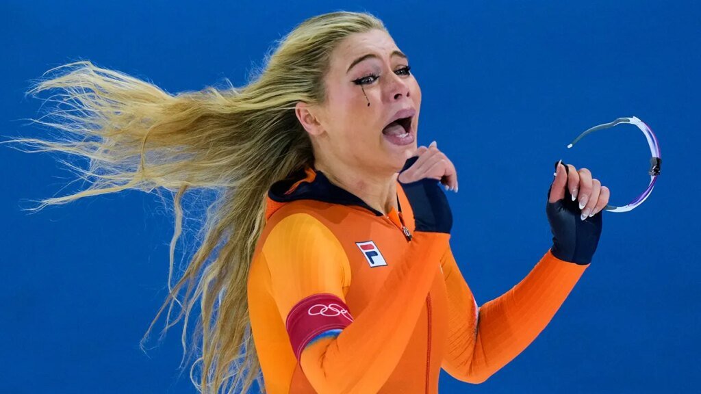Dutch speedskating star Jutta Leerdam, fiancée of Jake Paul, sets Winter Olympics record in gold medal win