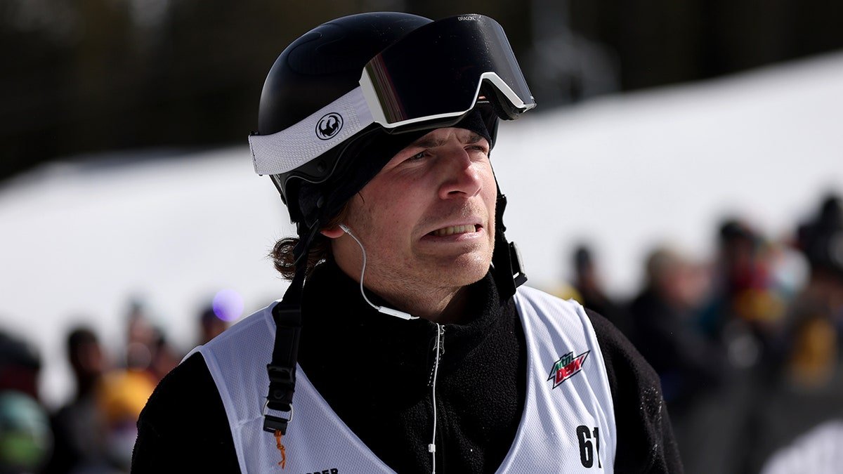 Hunter Hess competes in 2023