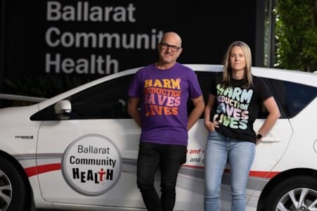 Ballarat health staff clocking up hours as “Uber drivers” for patients
