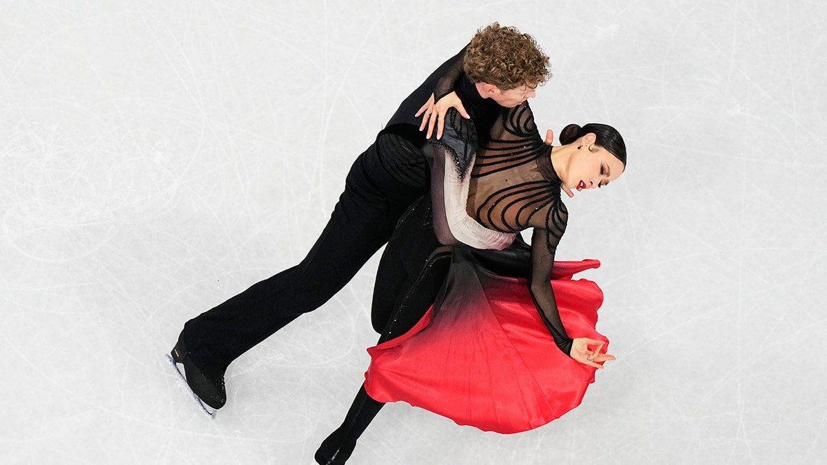 Madison Chock and Evan Bates routine