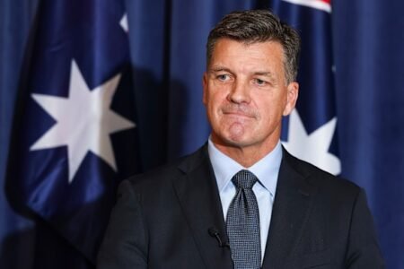 Challenges Albanese to bipartisan taskforce on government spending