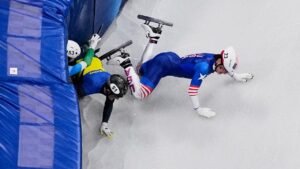 American speedskater crashes into opponents during Winter Olympics heat American speedskater crashes into opponents during Winter Olympics heat