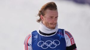 Norwegian skier has epic meltdown after costly error with Olympic gold in sight during slalom event
