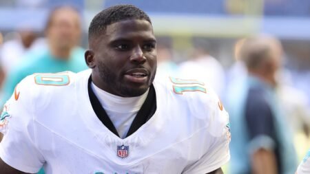 Dolphins to release star wide receiver Tyreek Hill: reports