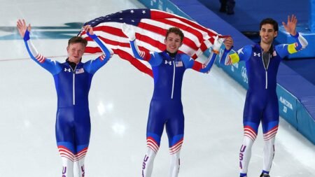 Team USA picks up silver medal in men’s team pursuit speedskating