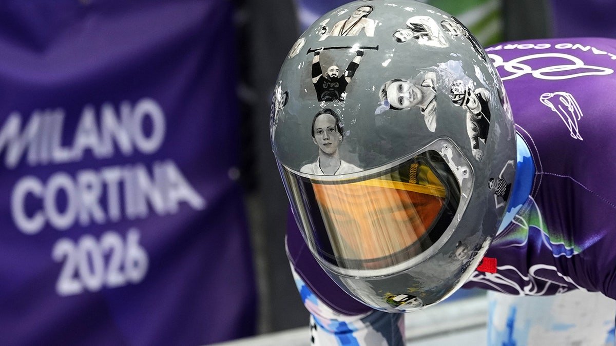 Vladyslav Heraskevych gets ready