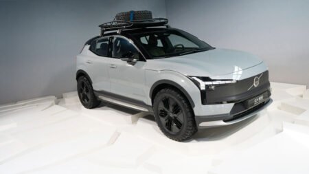 Volvo recalls 40,000 EX30 SUVs over battery fire risk Volvo recalls 40,000 EX30 SUVs over battery fire risk