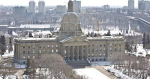 Thousands of Alberta government employees return to offices as hybrid work plan ends