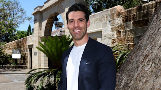 City of Sydney councillor Zann Maxwell wants the Albanese government to be open to selling off valuable defence properties like Victoria Barracks for housing or green space. 