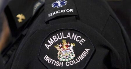 Kelowna residents warned to stay alert following theft of paramedic uniform