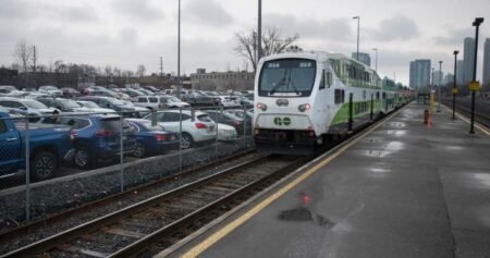 Person fatally struck by GO train, delays across Kitchener line Person fatally struck by GO train, delays across Kitchener line