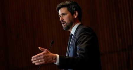 Independent judges a ‘hallmark of democracy:’ Fraser on Alta. threat